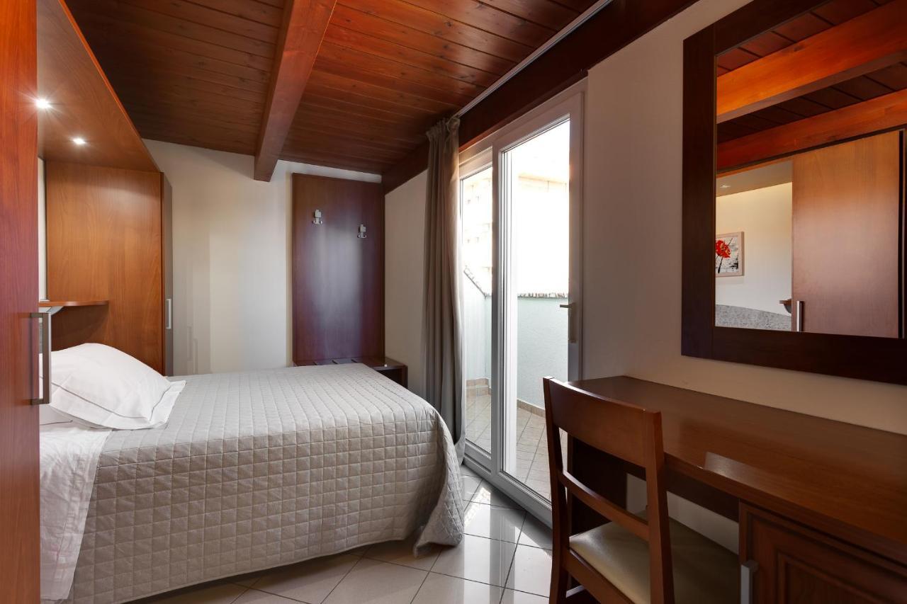 Hotel Dolcevita 切塞纳蒂科 外观 照片