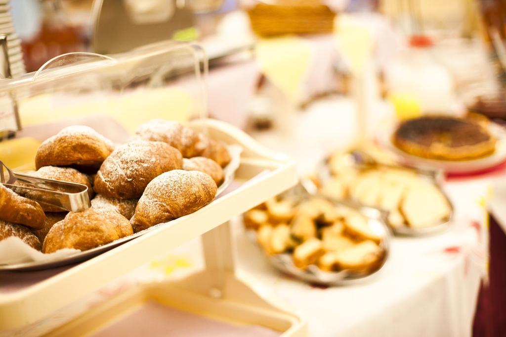 Hotel Dolcevita 切塞纳蒂科 外观 照片