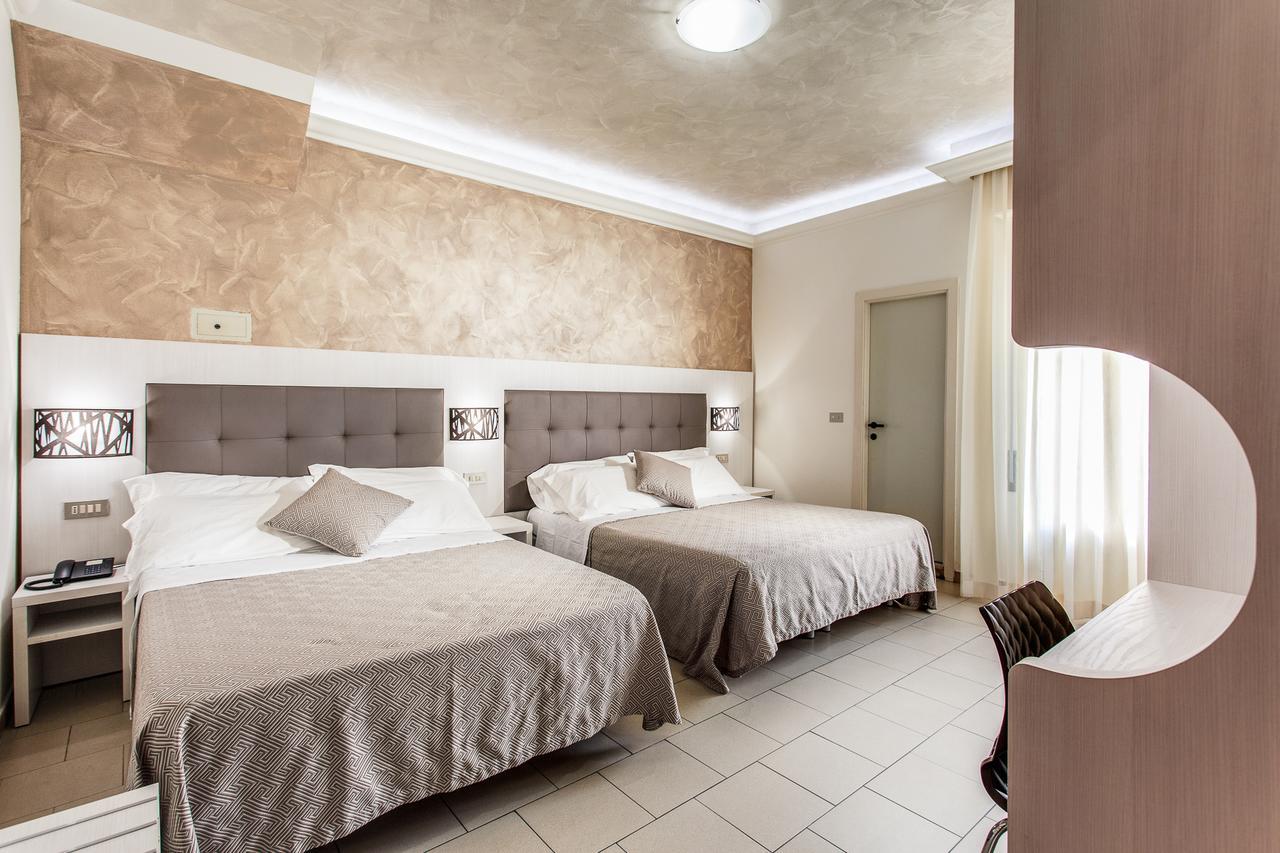 Hotel Dolcevita 切塞纳蒂科 外观 照片