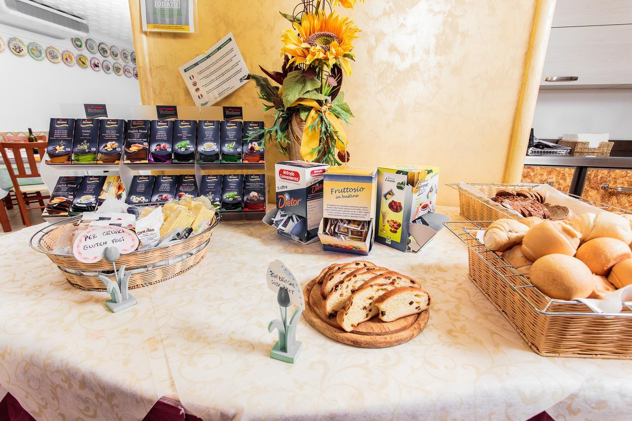 Hotel Dolcevita 切塞纳蒂科 外观 照片